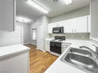 Photo #5: 2559618 Listing 