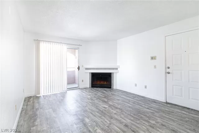 MLS: 2559628 Condo For Sale