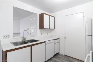 Photo #6: 2559628 Listing