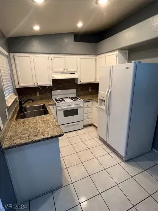Photo #2: 2559640 Listing 