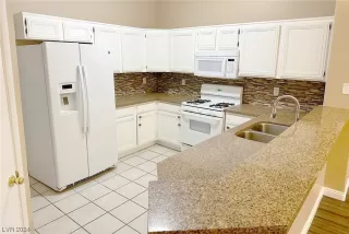 Photo #5: 2559647 Listing 