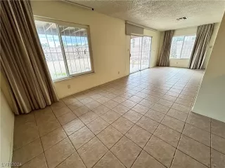 Photo #3: 2559652 Listing 