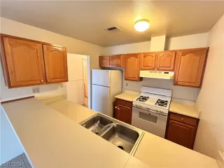 Photo #5: 2559652 Listing 