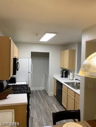 Photo #3: 2559686 Listing 