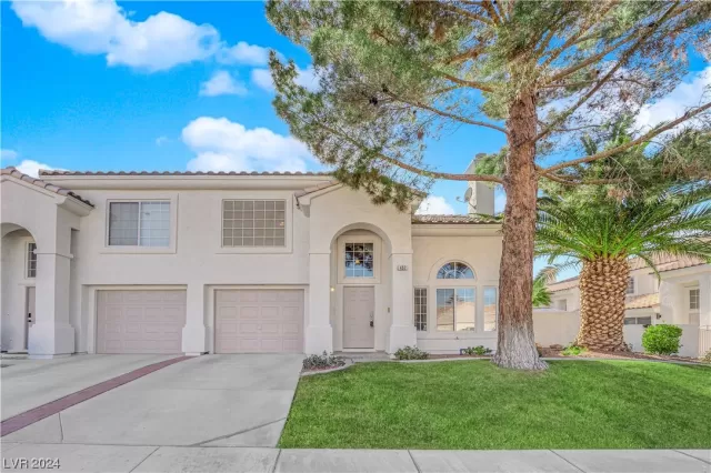 MLS: 2559698 Condo For Sale