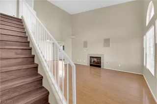 Photo #3: 2559698 Listing