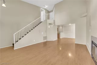 Photo #4: 2559698 Listing