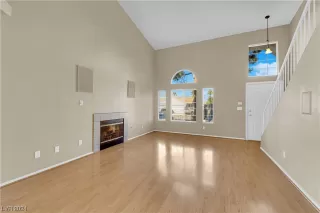 Photo #6: 2559698 Listing