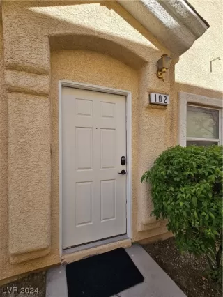 Photo #4: 2559711 Listing