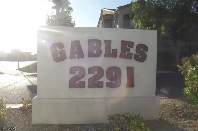 MLS: 2559733 Condo For Sale