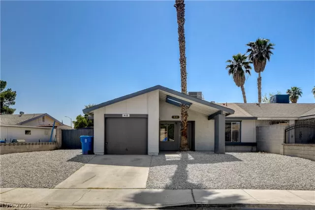 MLS: 2559749 Condo For Sale