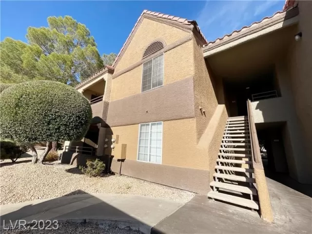 MLS: 2559760 Condo For Sale