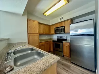 Photo #5: 2559766 Listing 