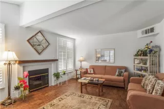 Photo #4: 2559778 Listing