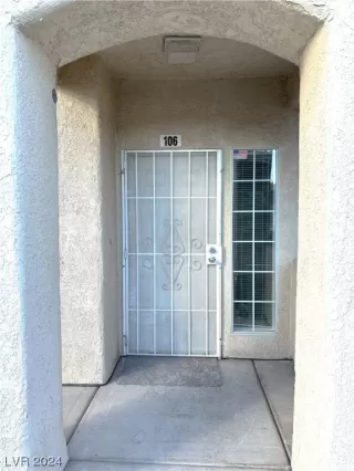 Photo #2: 2559784 Listing