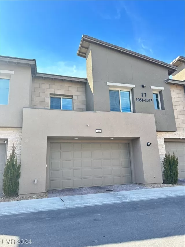 MLS: 2559785 Condo For Sale