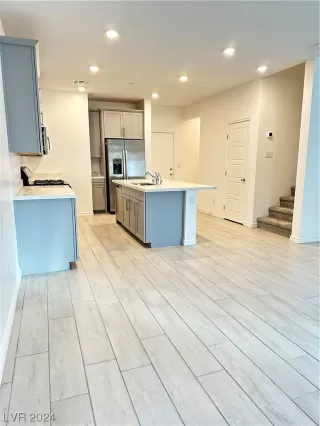 Photo #2: 2559785 Listing 