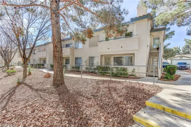 MLS: 2559811 Condo For Sale