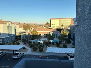 Photo #5: 2559821 Listing 