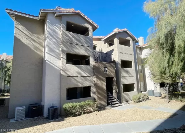 MLS: 2559836 Condo For Sale