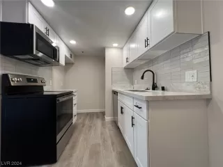 Photo #5: 2559836 Listing 