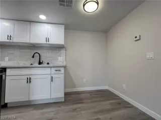 Photo #6: 2559836 Listing 