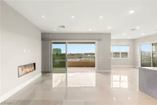 Photo #5: 2559841 Listing