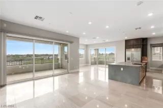 Photo #6: 2559841 Listing