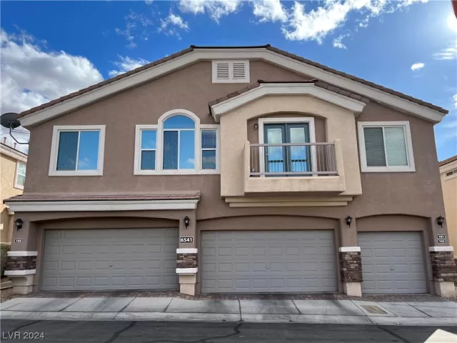 MLS: 2559870 Condo For Sale