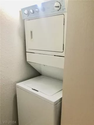 Photo #6: 2559872 Listing 