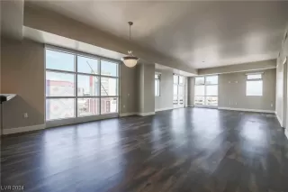Photo #3: 2559880 Listing 