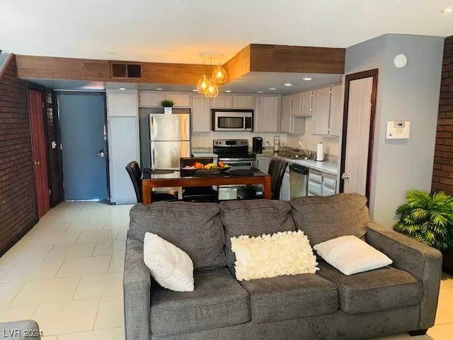 MLS: 2559884 Condo For Sale