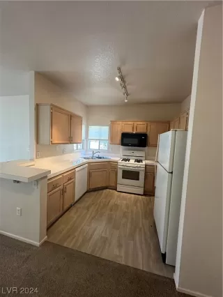 Photo #5: 2559897 Listing 