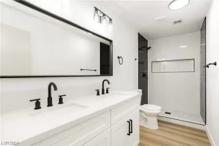 Photo #2: 2559903 Listing