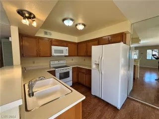 Photo #5: 2559906 Listing 