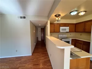 Photo #6: 2559906 Listing 