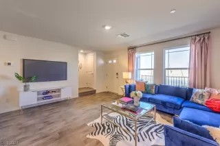 Photo #2: 2559920 Listing 