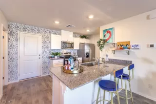 Photo #5: 2559920 Listing 