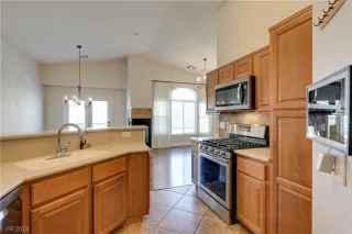 Photo #5: 2559944 Listing 