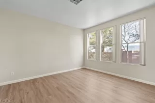 Photo #3: 2559947 Listing 