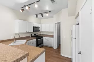 Photo #6: 2559947 Listing 