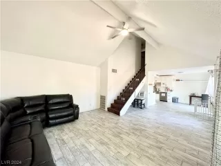 Photo #3: 2559984 Listing