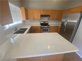 Photo #4: 2559987 Listing 