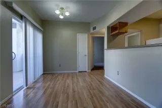 Photo #5: 2560009 Listing 