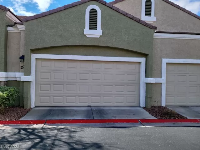 MLS: 2560015 Condo For Sale