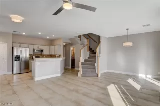 Photo #3: 2560030 Listing