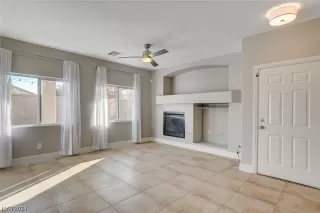 Photo #4: 2560030 Listing