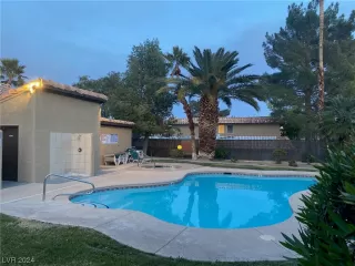 Photo #5: 2560046 Listing 