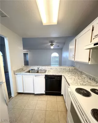 Photo #2: 2560049 Listing 