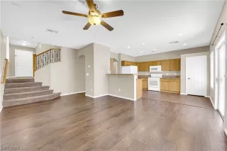 Photo #4: 2560053 Listing